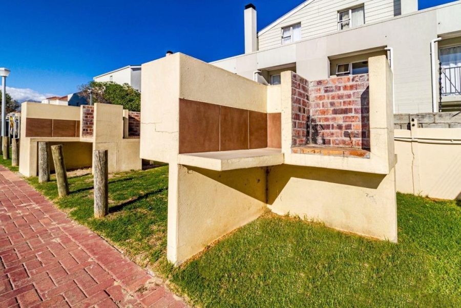 2 Bedroom Property for Sale in Gordons Bay Western Cape